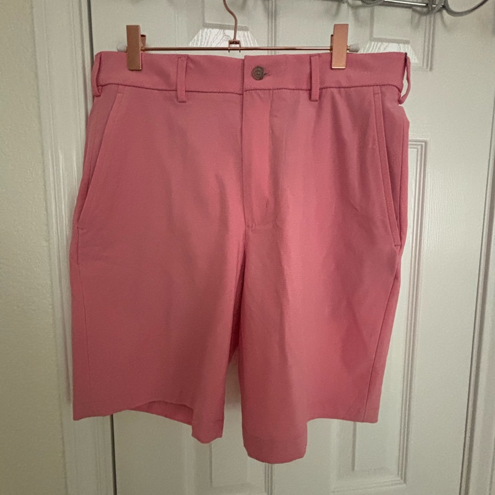 Walter Hagen Men's Flat Front Pink Shorts
